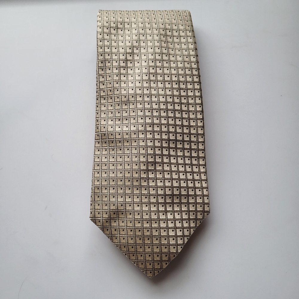 Gianfranco Ferre 100% Silk Geometric Pattern Tie Necktie Beige Tan
